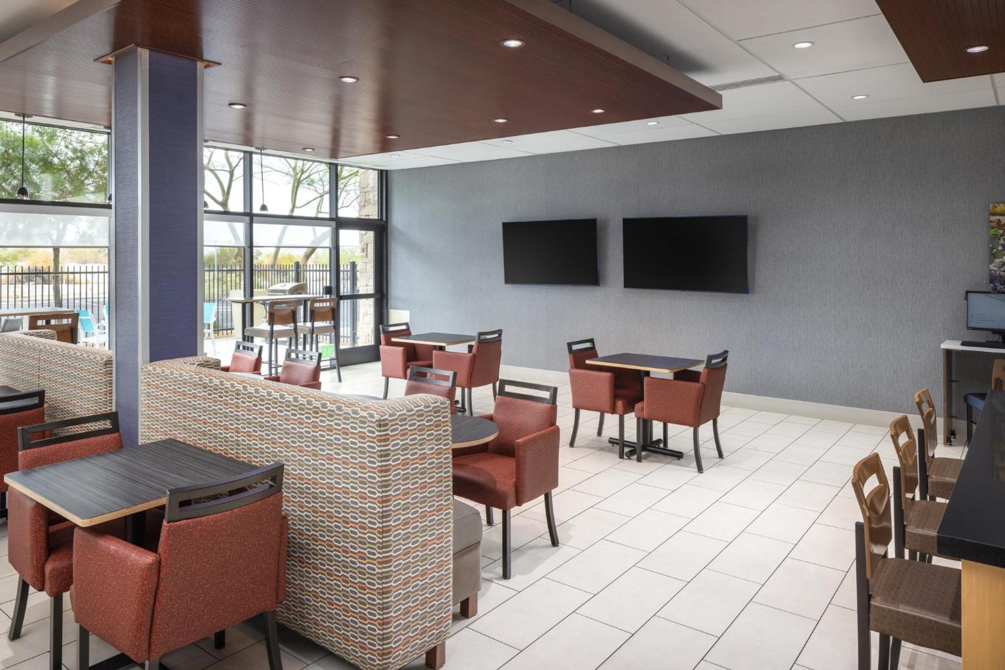 Holiday Inn Express & Suites Phoenix West - Buckeye By Ihg Exterior foto